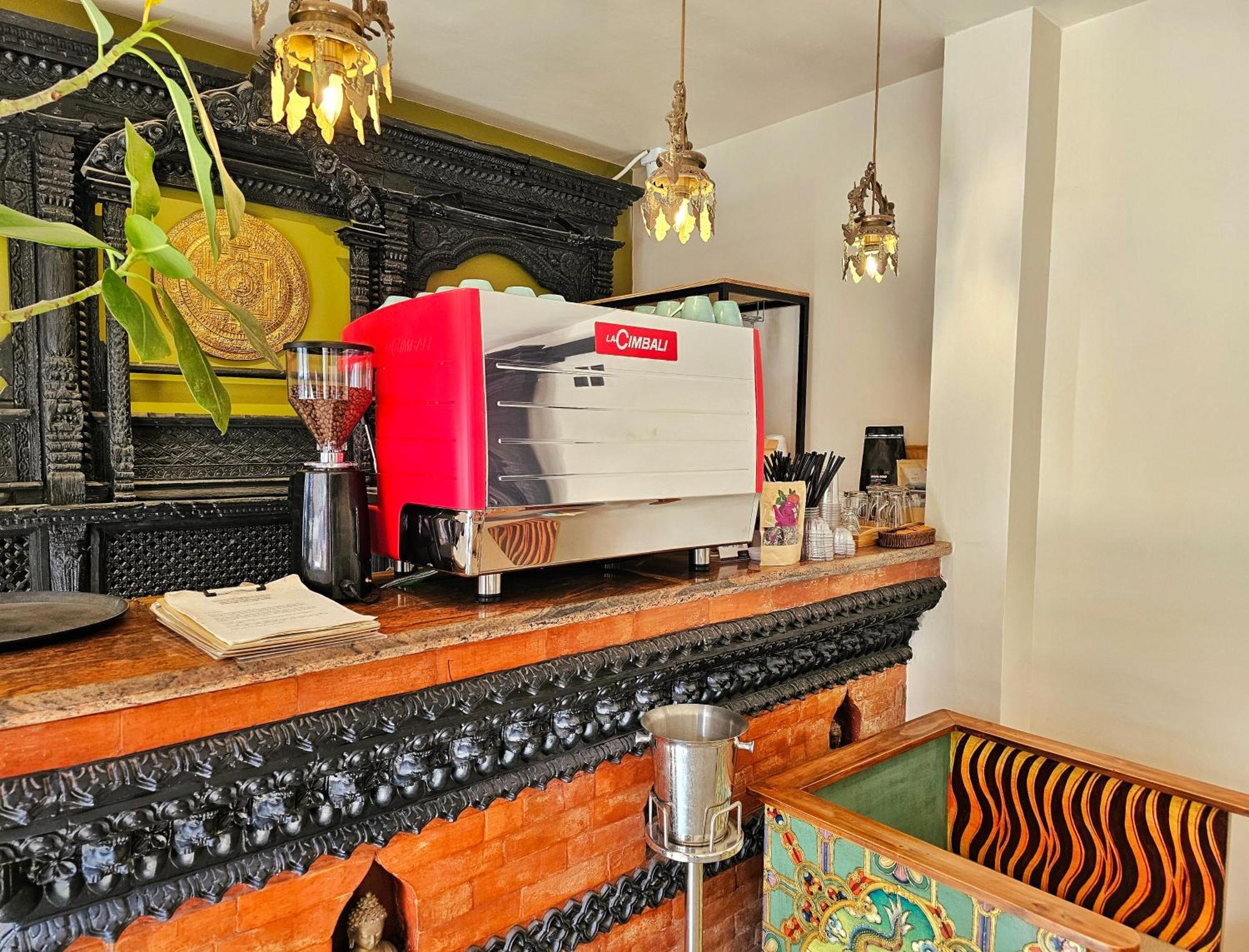 Swarga Heritage Hotel - A Traditional Stay กาฐมาณฑุ ภายนอก รูปภาพ
